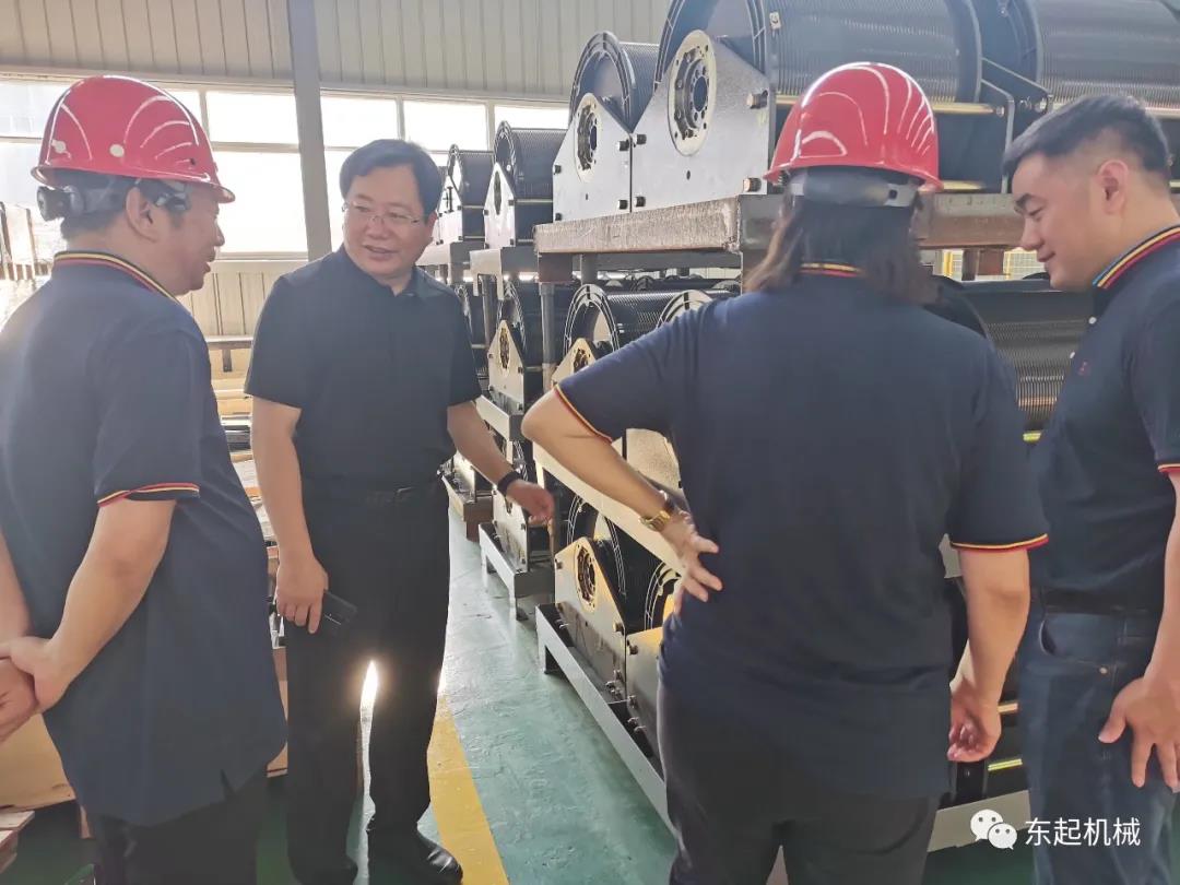 市產(chǎn)業(yè)集聚區(qū)黨委副書記、管委會(huì)主任宋太俊一行蒞臨東起集團(tuán)考察調(diào)研