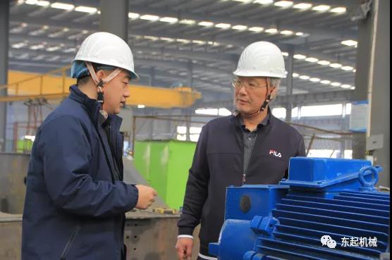 河南工業(yè)大學(xué)機(jī)電工程學(xué)院院長(zhǎng)、碩士研究生導(dǎo)師惠延波教授等一行蒞臨東起集團(tuán)參觀考察